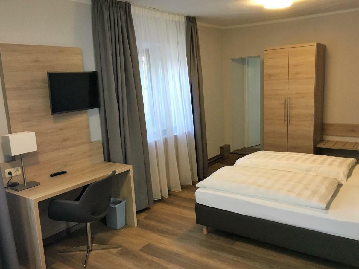 Eberl Hotel Pension Muenchen Feldmoching Exteriör bild